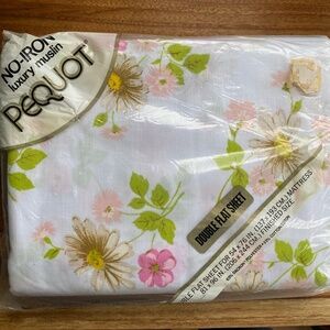 70s Vintage No-Iron Luxury Muslin Pequot Double / Full FLAT Sheet Mountain Mist